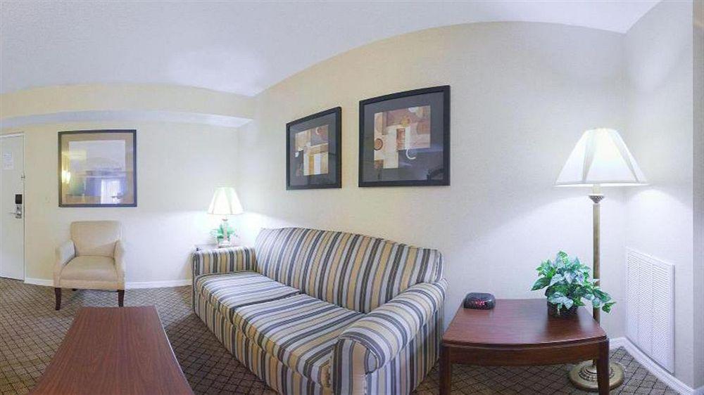 Holiday Inn Express Hotel & Suites Bradenton West By Ihg Eksteriør billede